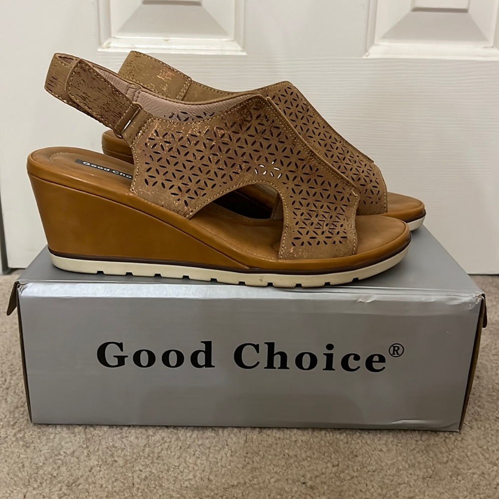Good Choice Crissy Wedge Sandals. Size 8.5.